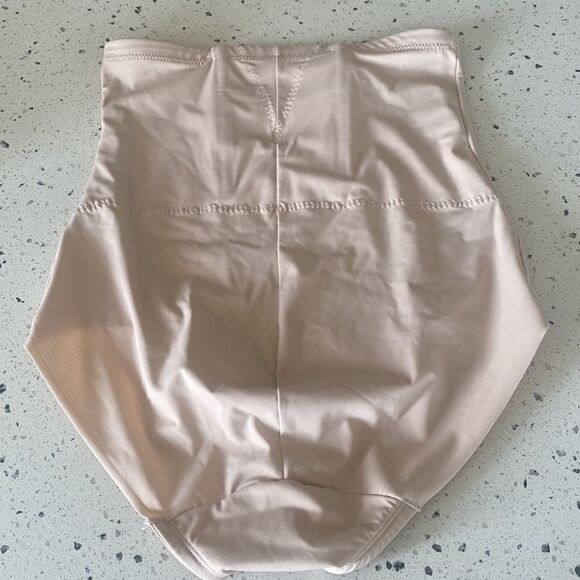 Ambrielle Wonderful Edge Back Magic High-Waist Control Briefs Warm Beige Size L - Picture 4 of 12